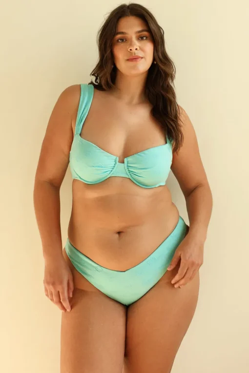 Aqua Sky Underwire Super Cheeky Set