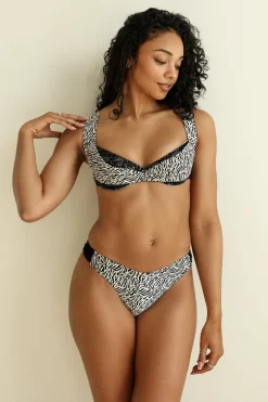 Stray Underwire Bikini Heart Top